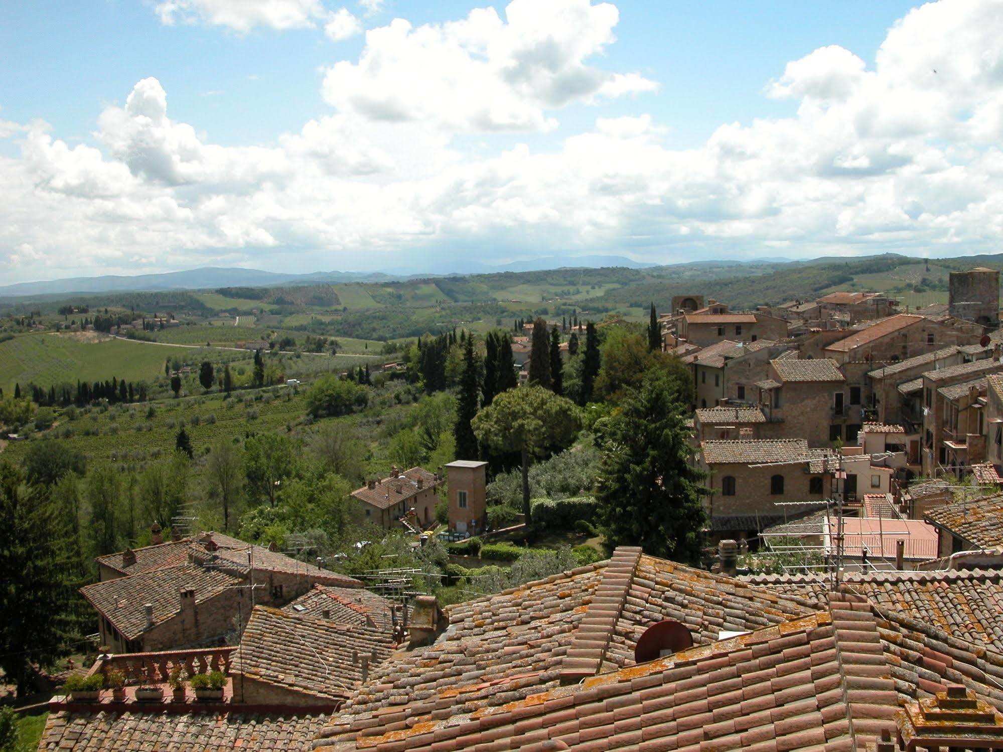 Hotel Al Pozzo Dei Desideri San Gimignano Exterior foto